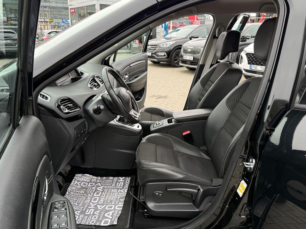 2015 Renault Grand Scenic — Miniatură 5
