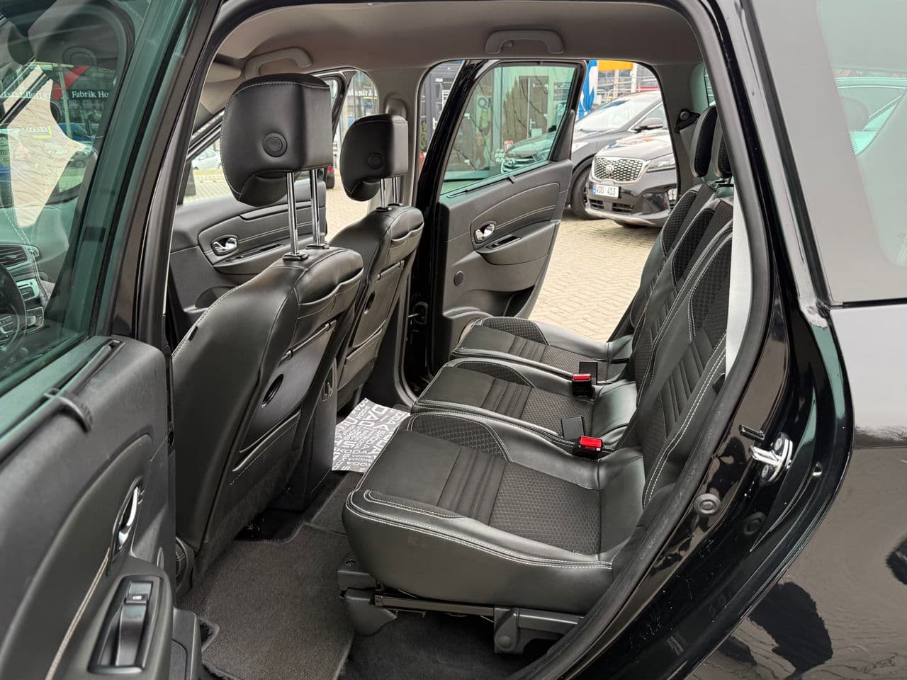 2015 Renault Grand Scenic — Miniatură 12