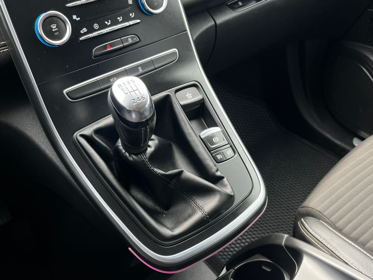Renault Grand Scenic 2017 — Миниатюра 14