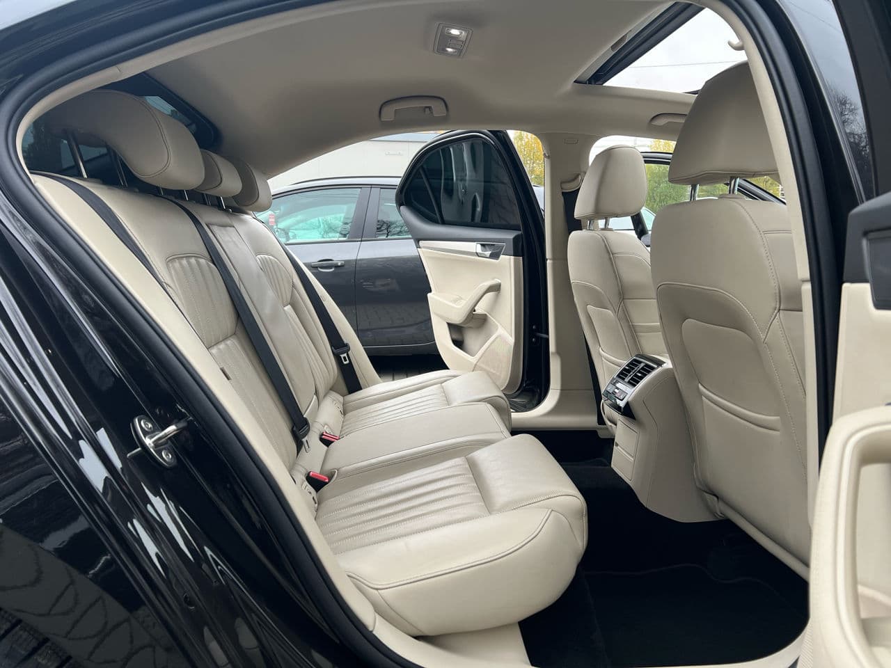 2020 Skoda Superb — Miniatură 21