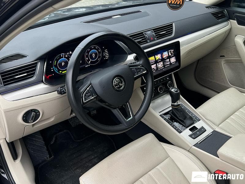 2020 Skoda Superb — Miniatură 10
