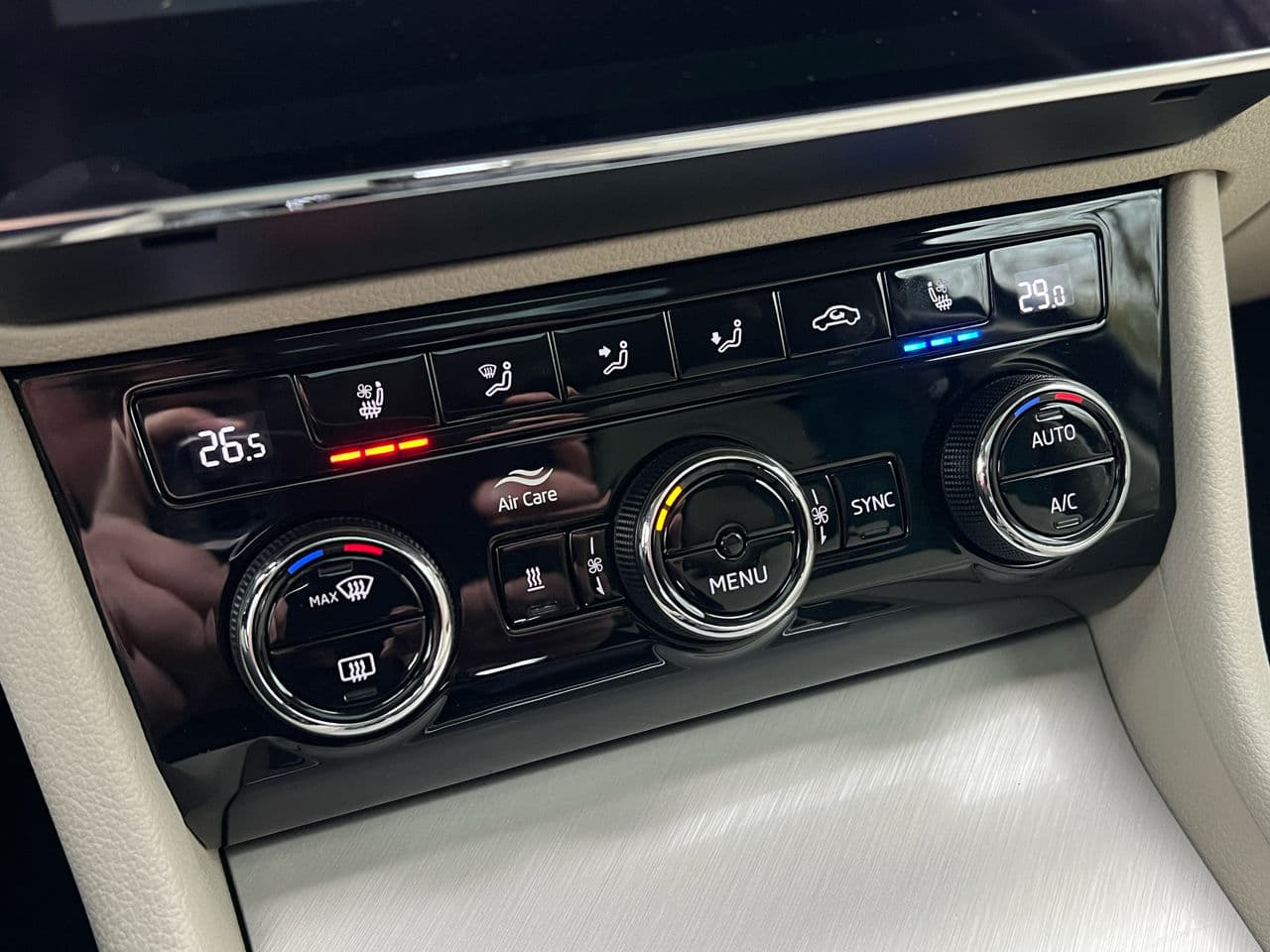 2020 Skoda Superb — Miniatură 18