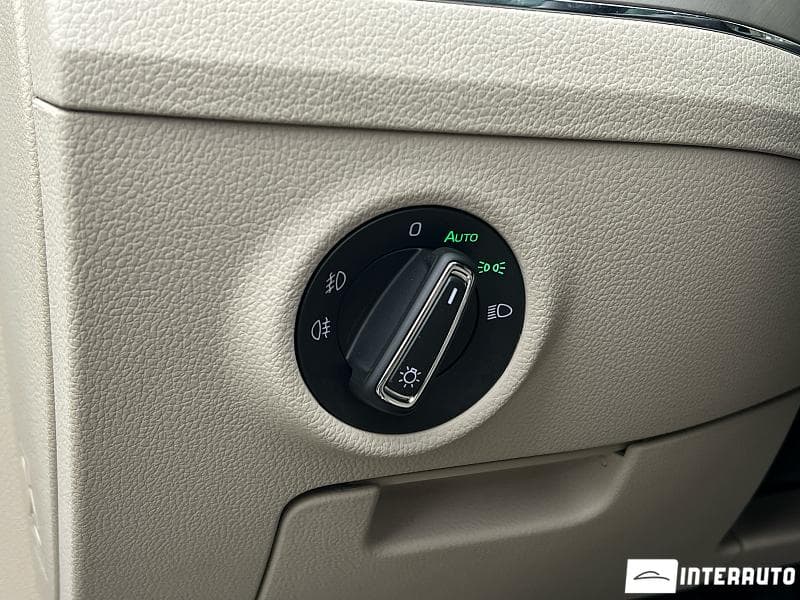 2020 Skoda Superb — Miniatură 9
