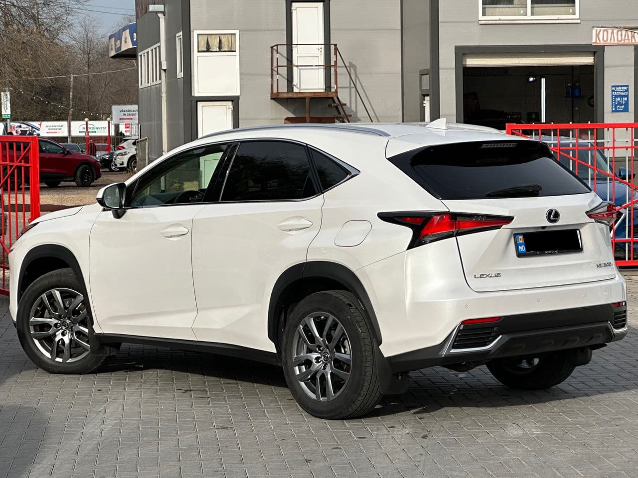 Lexus NX 200 2017 — Миниатюра 3