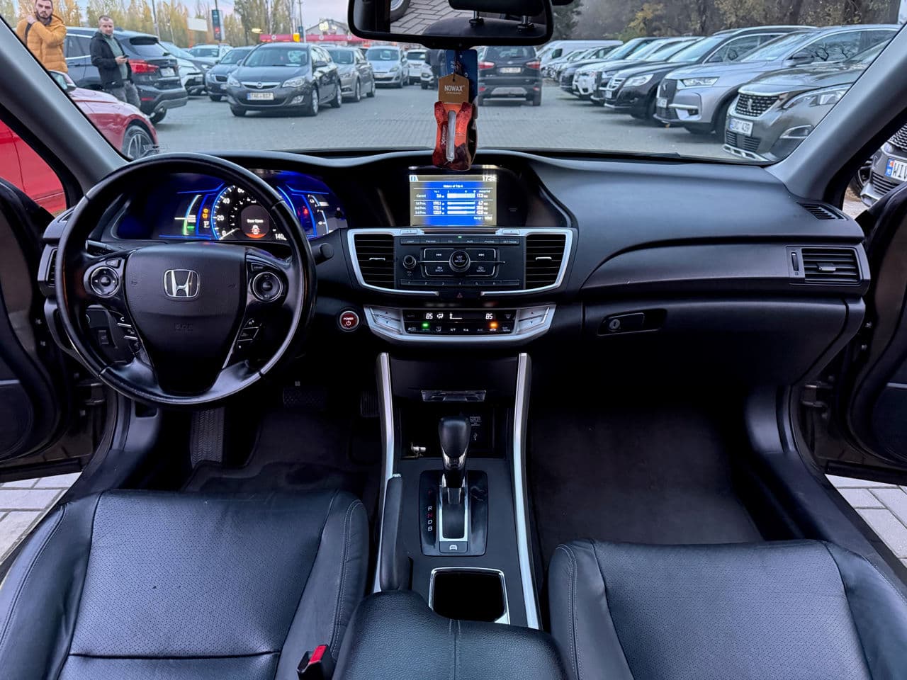 2016 Honda Accord — Miniatură 10