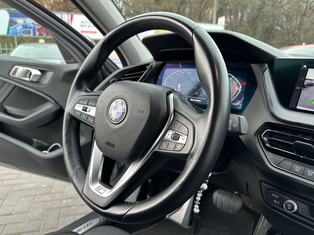 2022 BMW 118 — Miniatură 11
