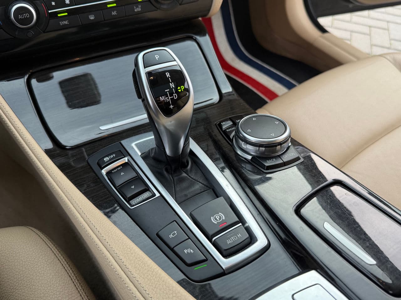 BMW 528 2015 — Миниатюра 13
