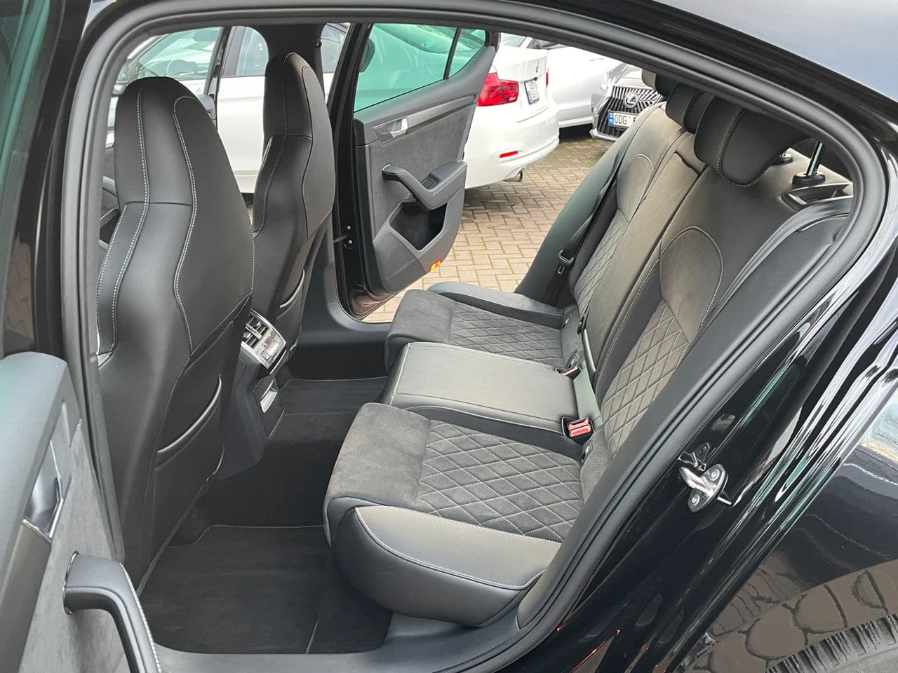 2023 Skoda Superb — Miniatură 17