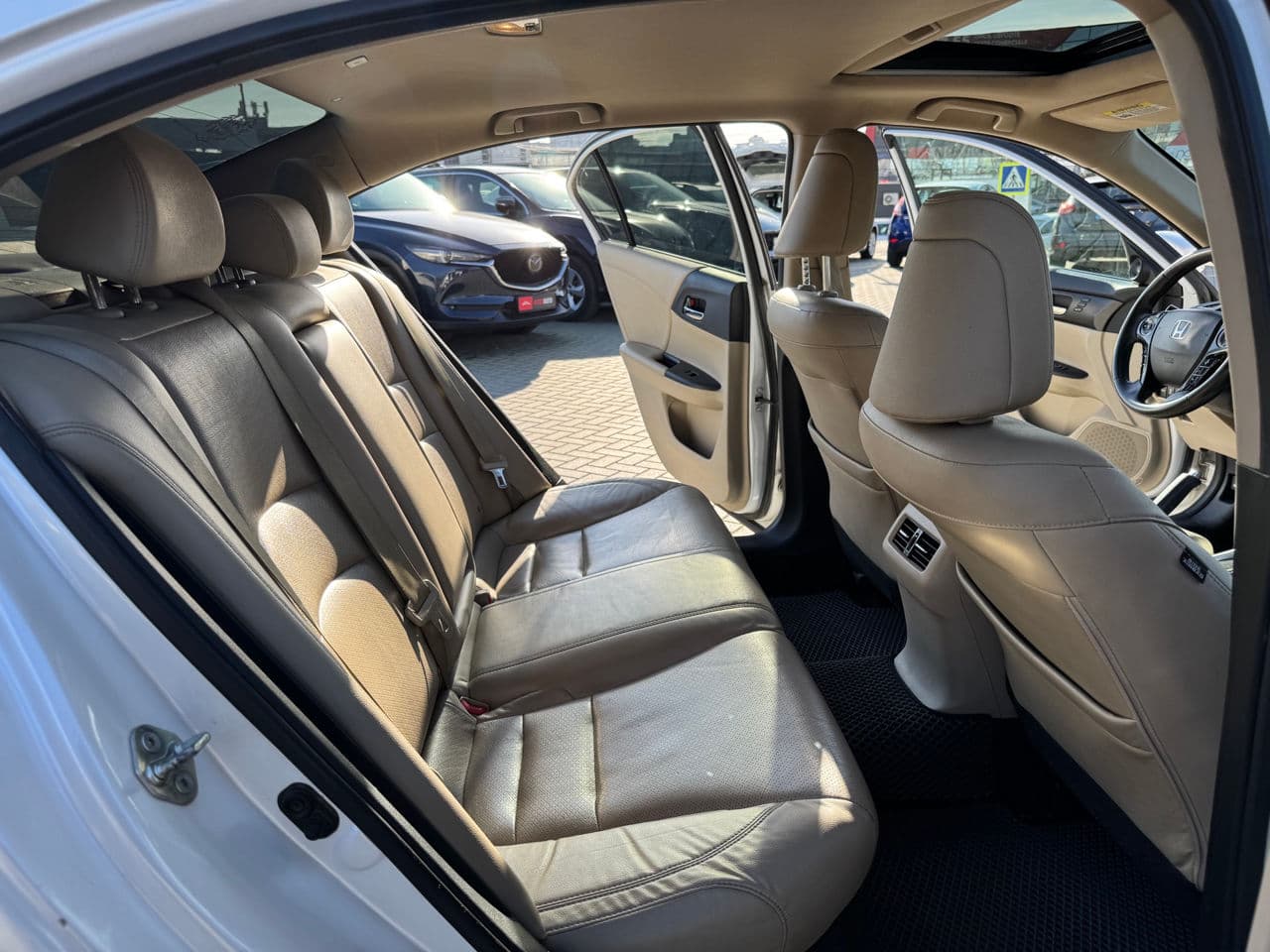 2015 Honda Accord — Miniatură 16
