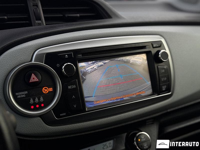 Toyota Yaris 2012 — Миниатюра 10