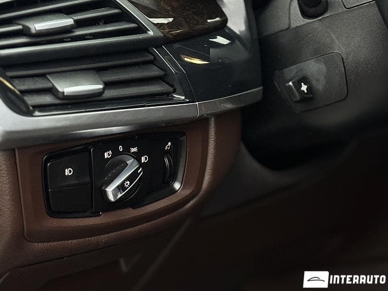 2017 BMW X5 4.0e — Miniatură 10