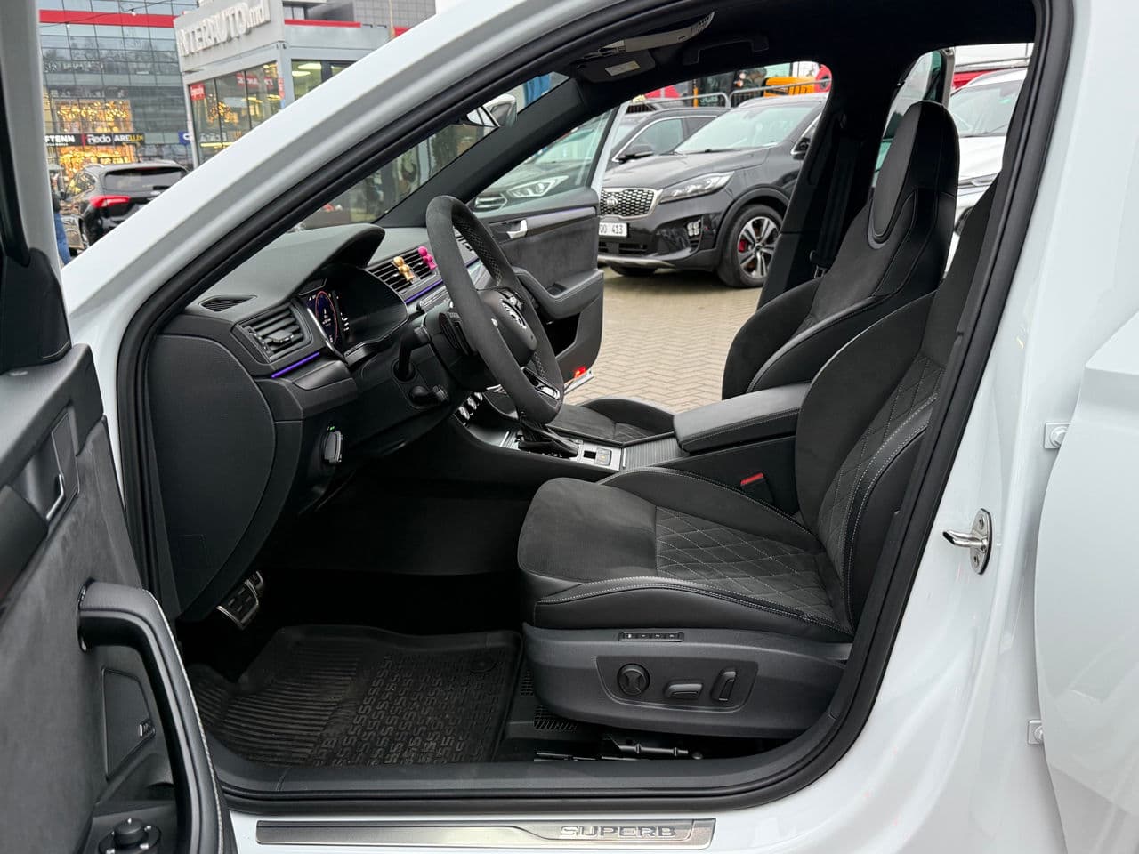 Skoda Superb 2023 — Миниатюра 6
