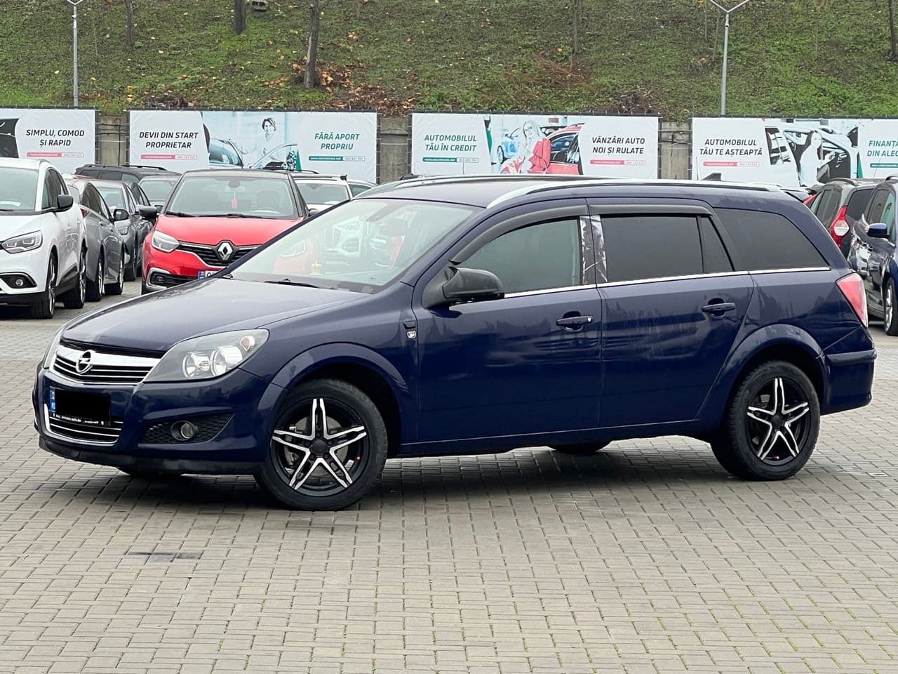 2010 Opel Astra — Miniatură 2