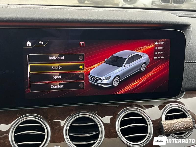 2020 Mercedes E 300e — Miniatură 11