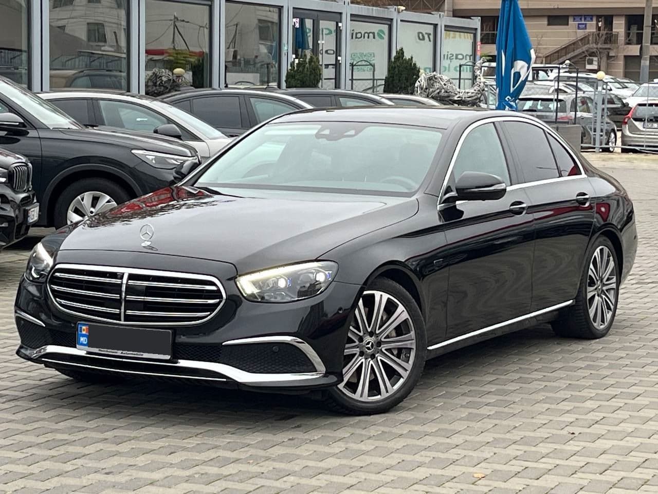 2020 Mercedes E 300e — Miniatură 3