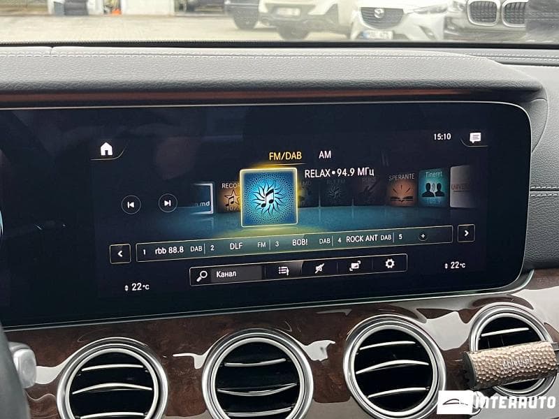 2020 Mercedes E 300e — Miniatură 10