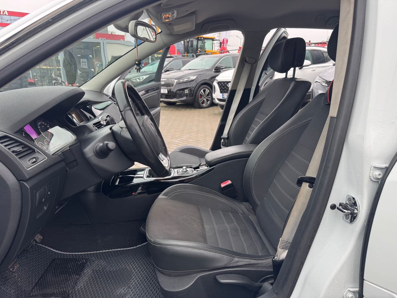 2012 Renault Laguna — Miniatură 5