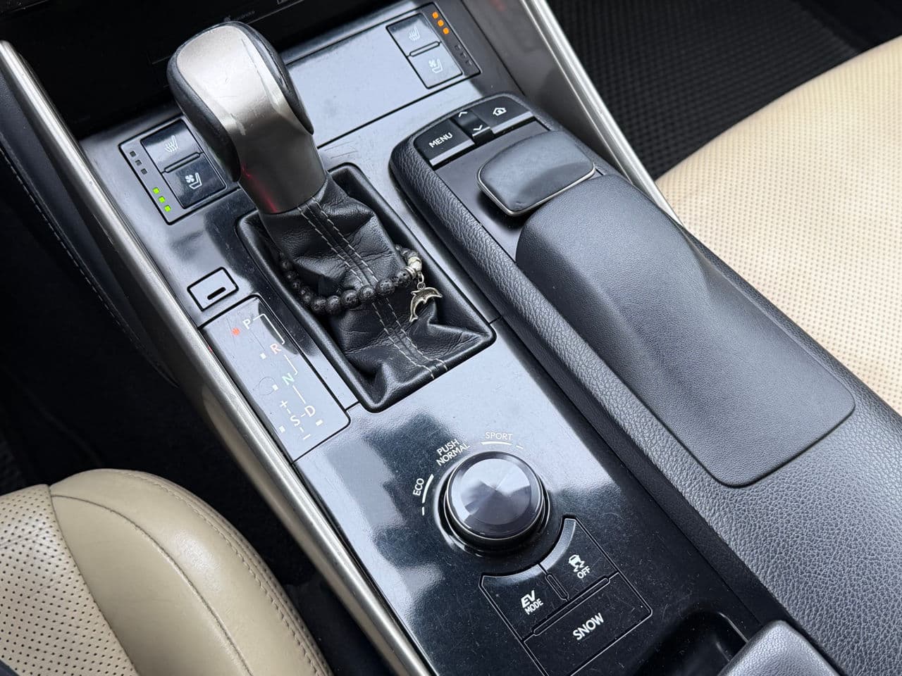 2014 Lexus IS 300h — Miniatură 15