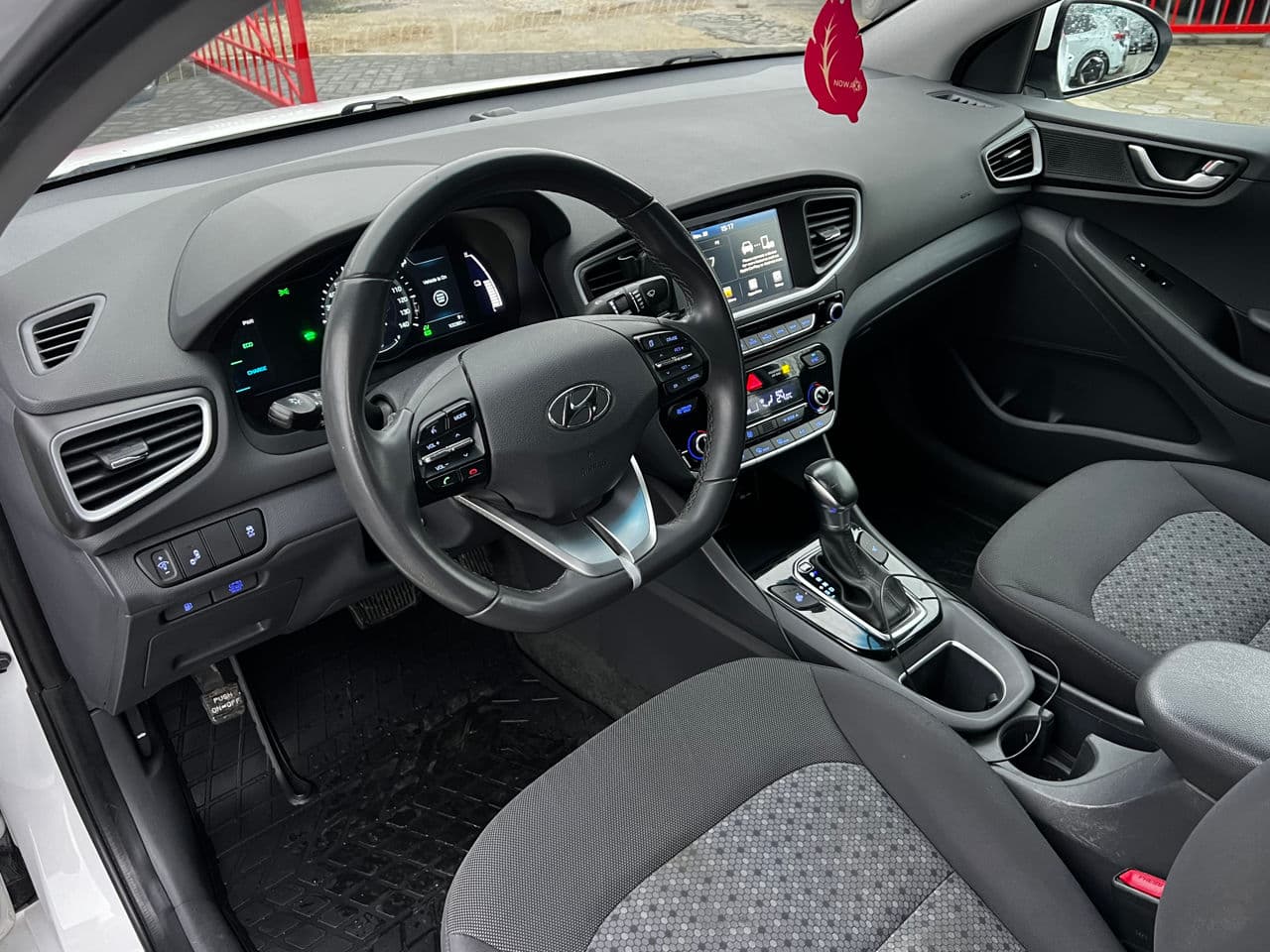 2017 Hyundai Ioniq — Miniatură 7