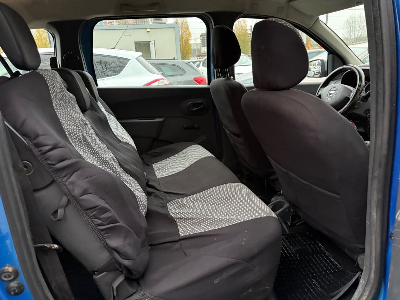 2015 Dacia Lodgy Stepway — Miniatură 14