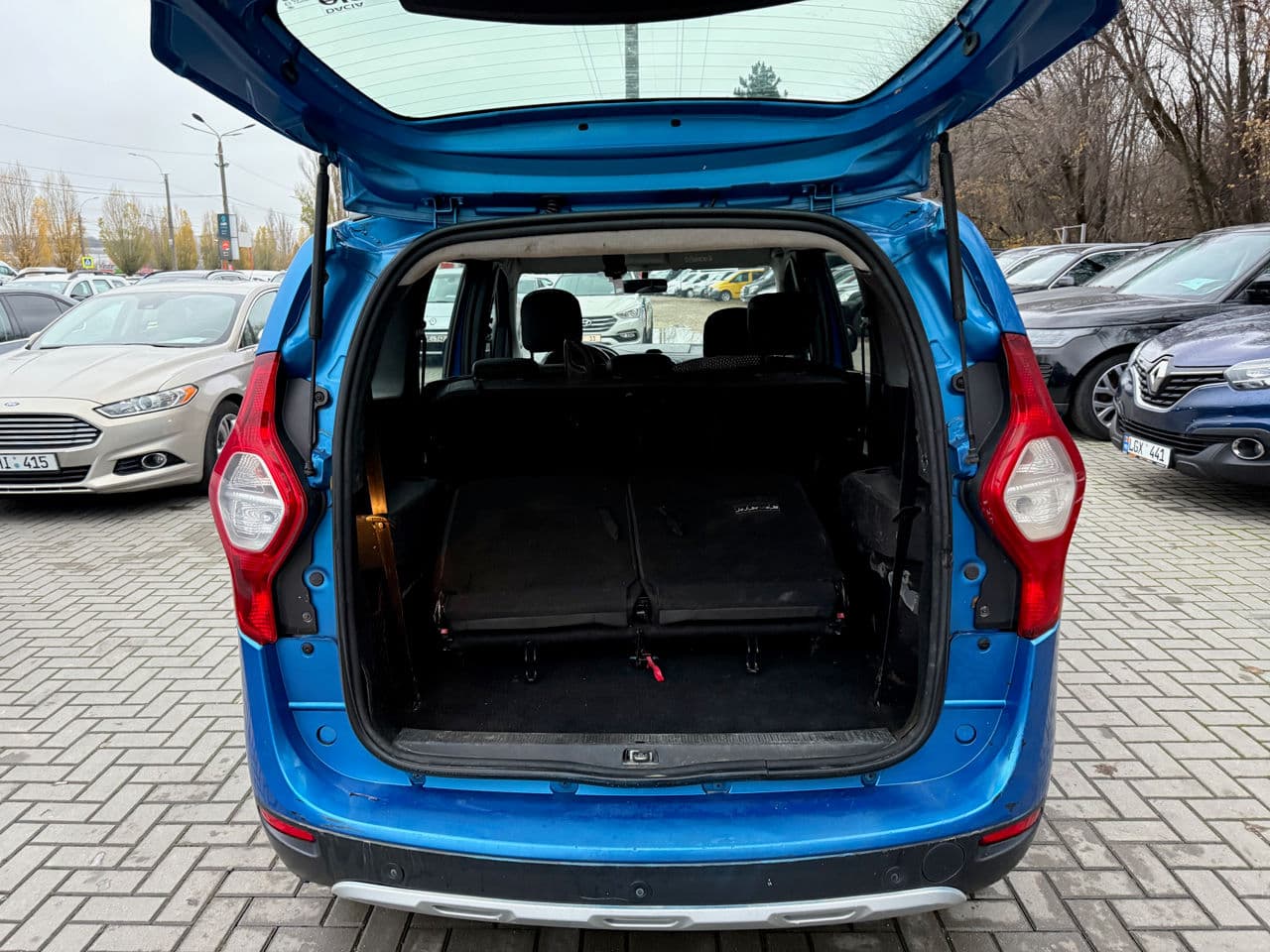 2015 Dacia Lodgy Stepway — Miniatură 16