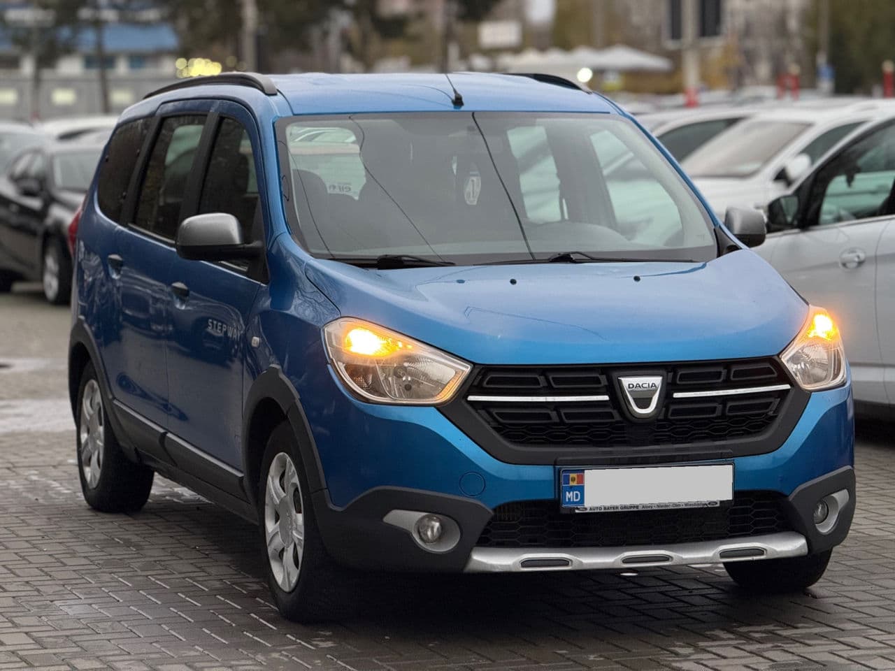 2015 Dacia Lodgy Stepway — Miniatură 3