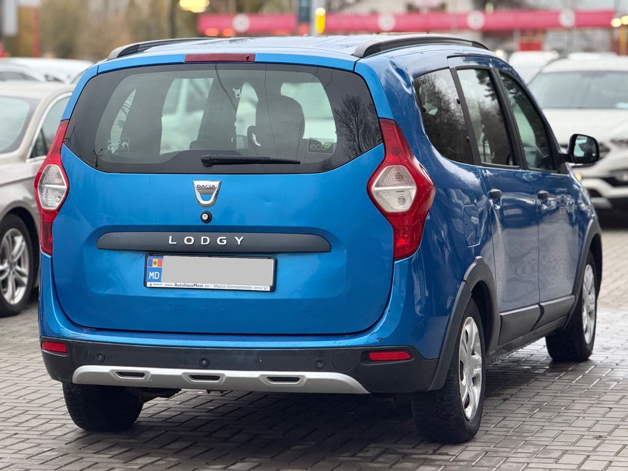 2015 Dacia Lodgy Stepway — Miniatură 2