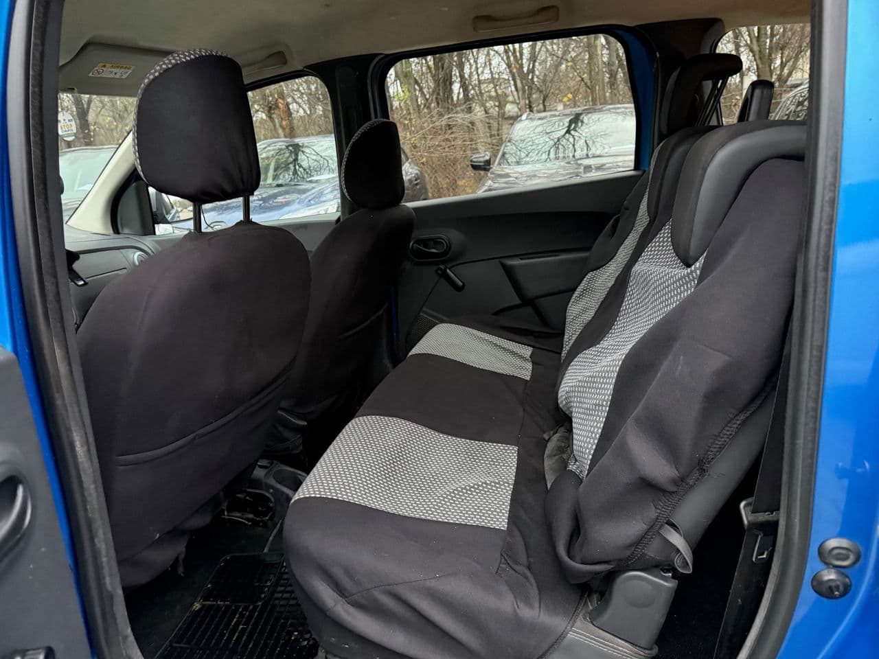 2015 Dacia Lodgy Stepway — Miniatură 15