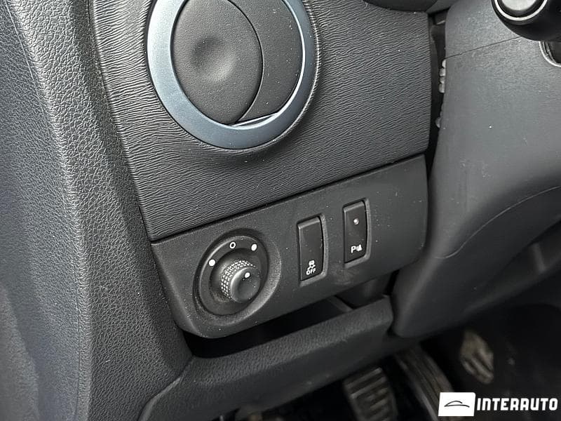 2015 Dacia Lodgy Stepway — Miniatură 7