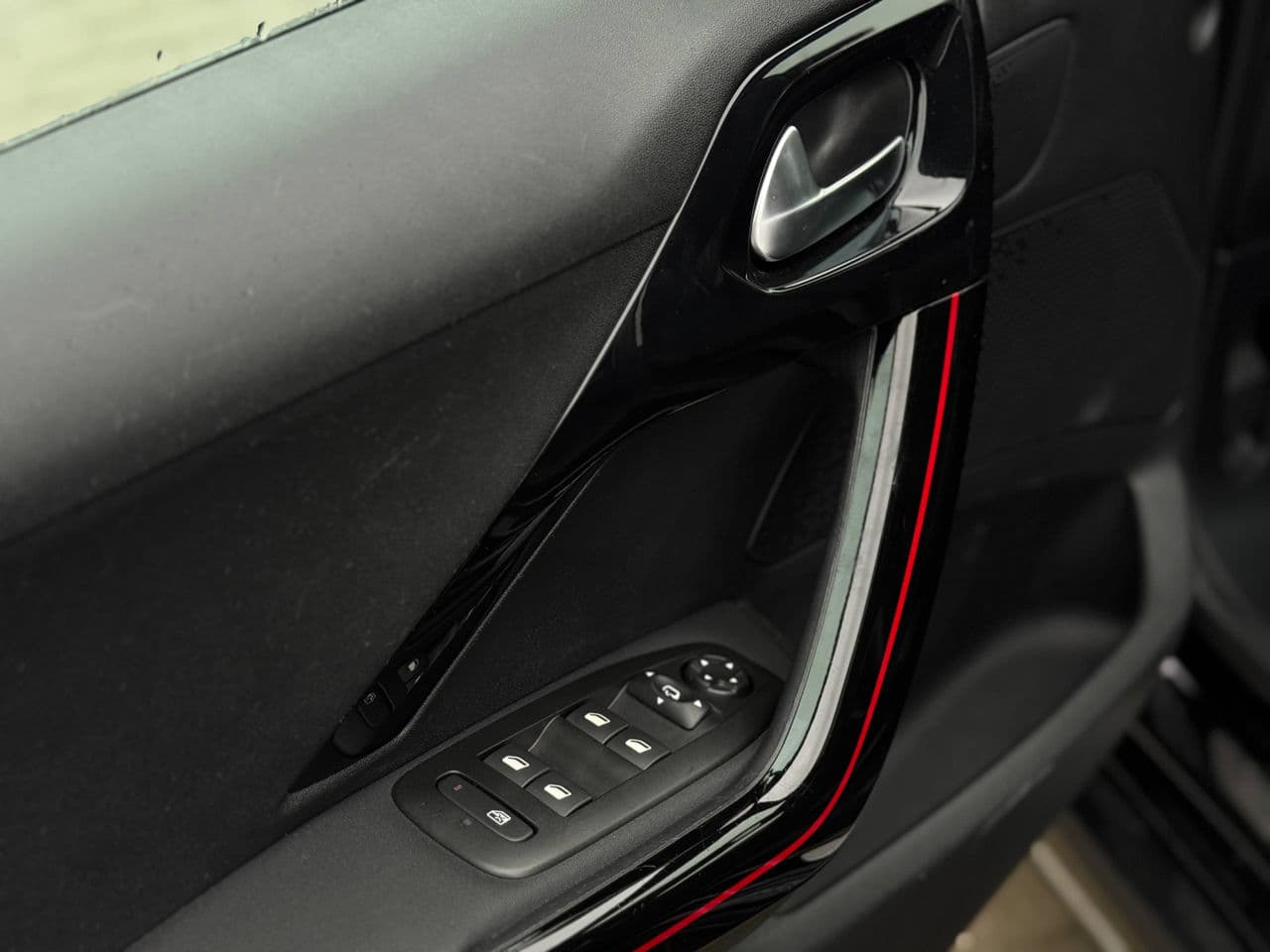 2019 Peugeot 2008 — Miniatură 16