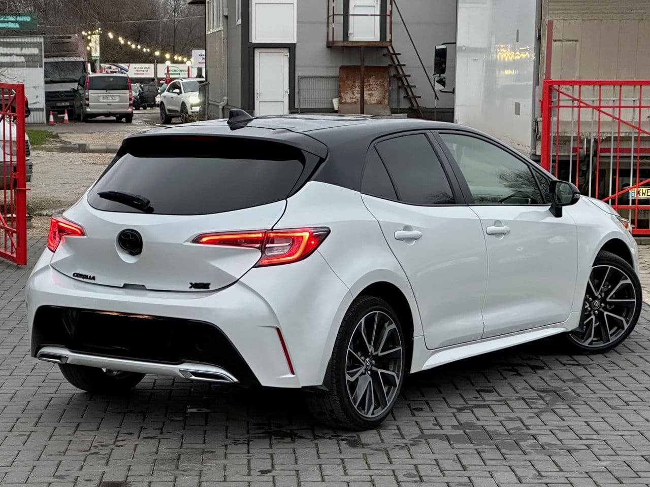 2022 Toyota Corolla — Miniatură 2