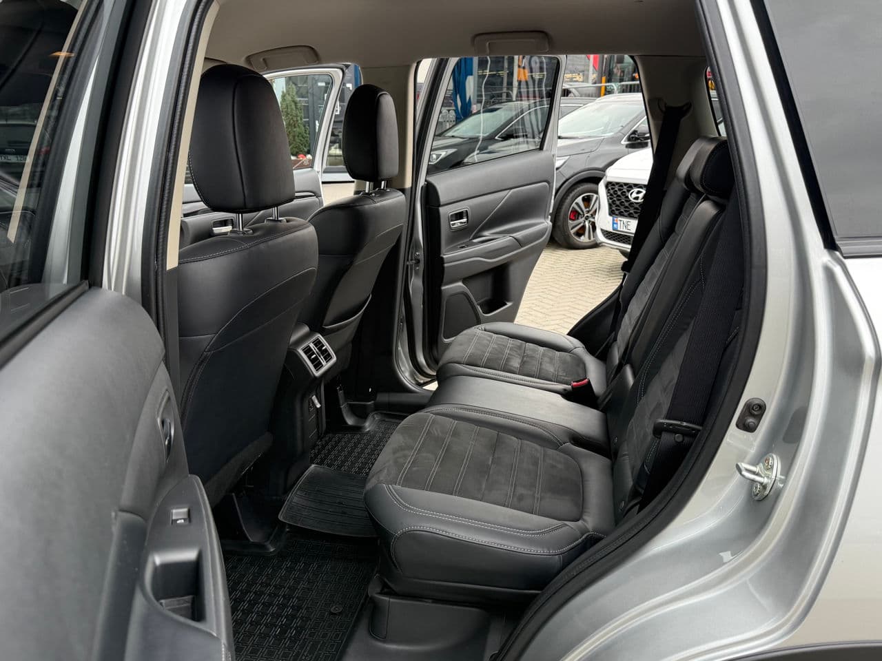 2021 Mitsubishi Outlander — Miniatură 14