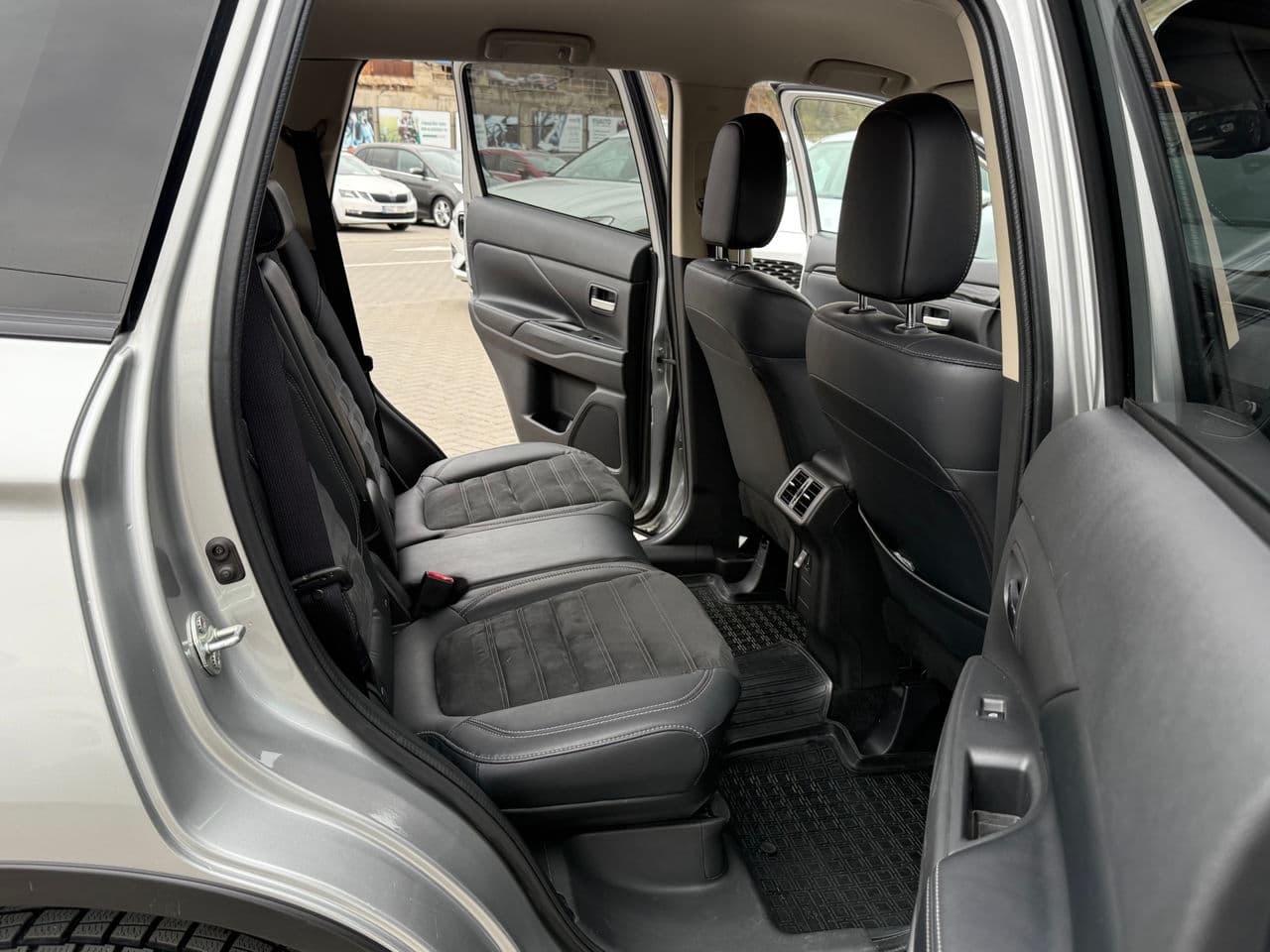 2021 Mitsubishi Outlander — Miniatură 15