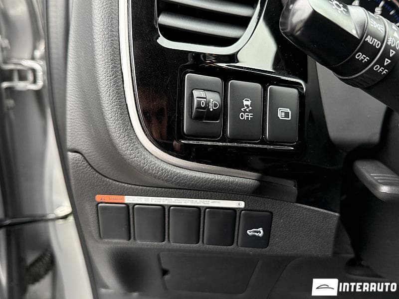 2021 Mitsubishi Outlander — Miniatură 20