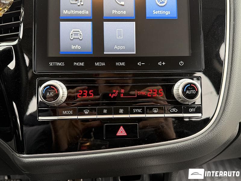 2021 Mitsubishi Outlander — Miniatură 11