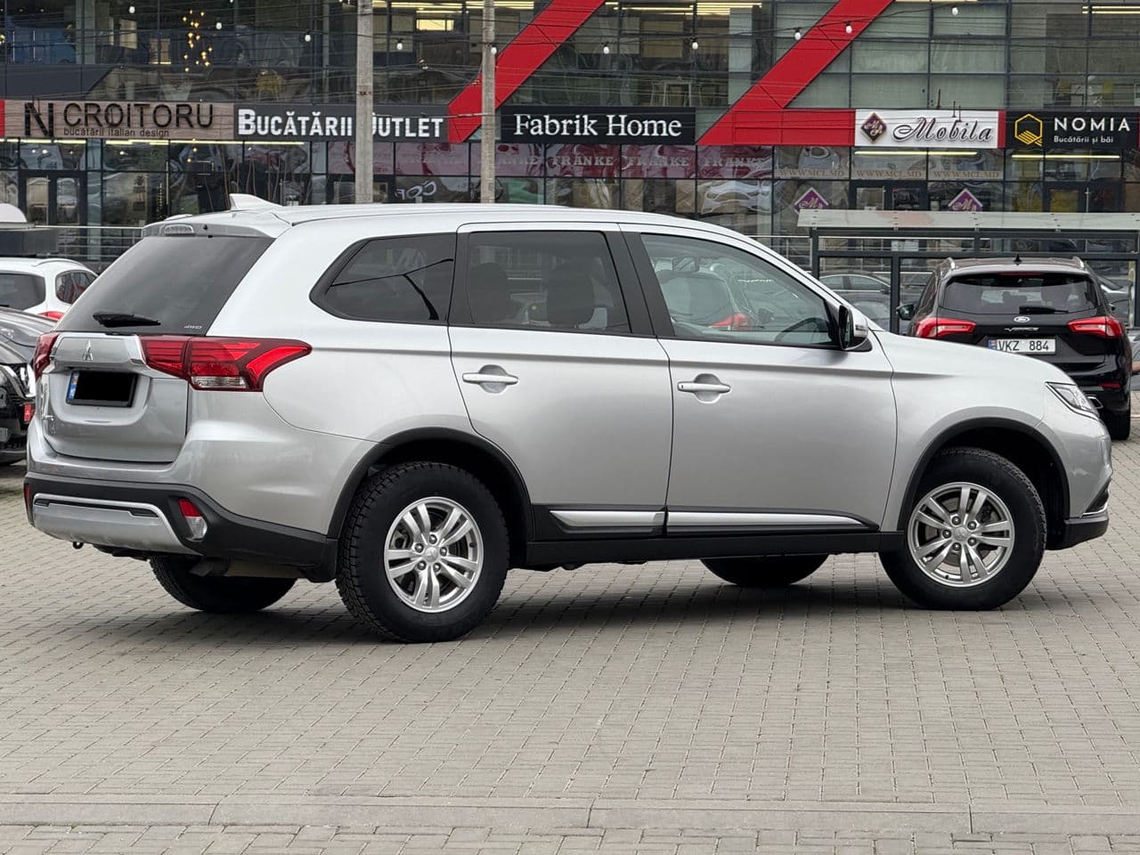2021 Mitsubishi Outlander — Miniatură 3