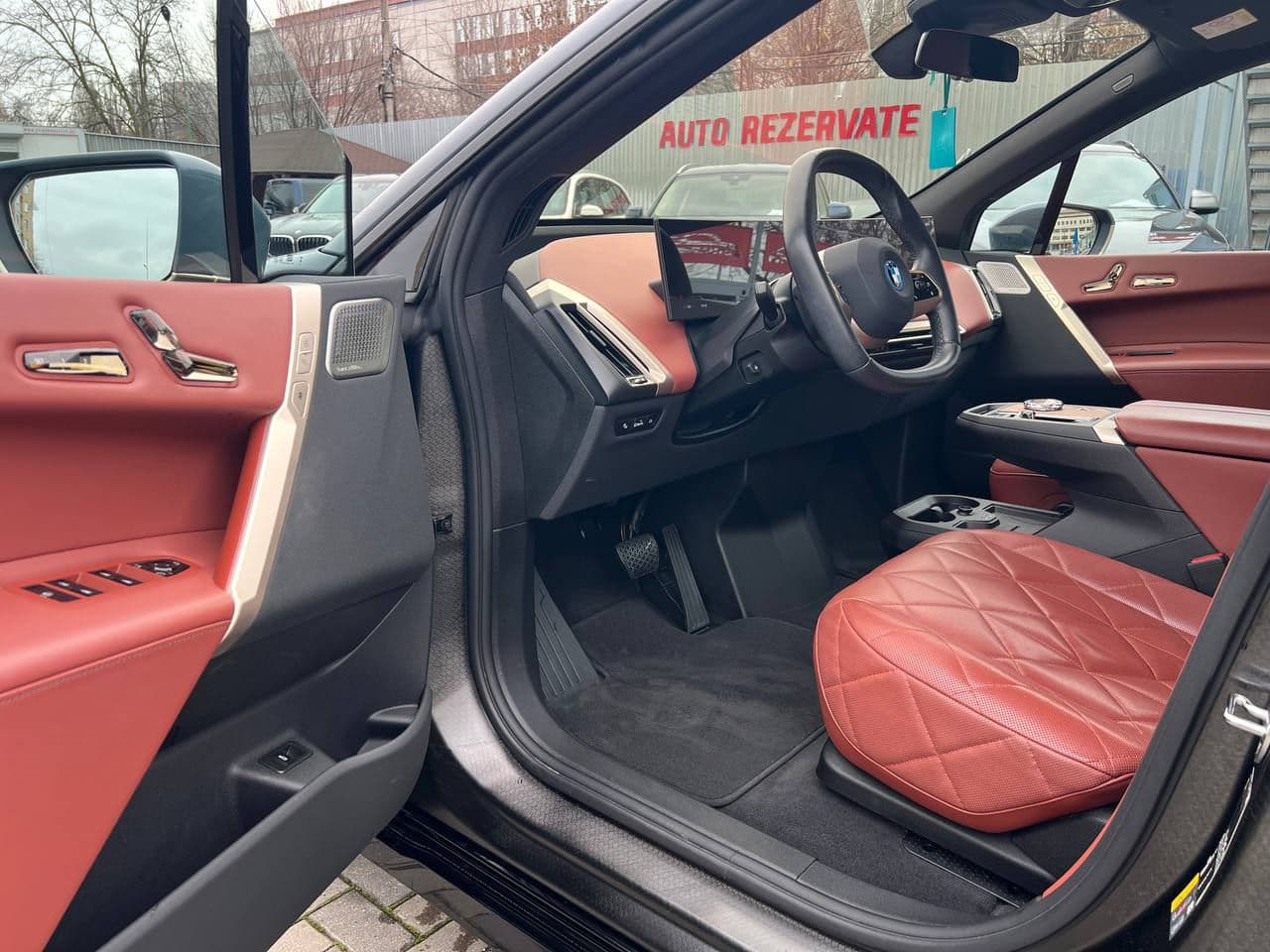 BMW iX M60 2024 — Миниатюра 6