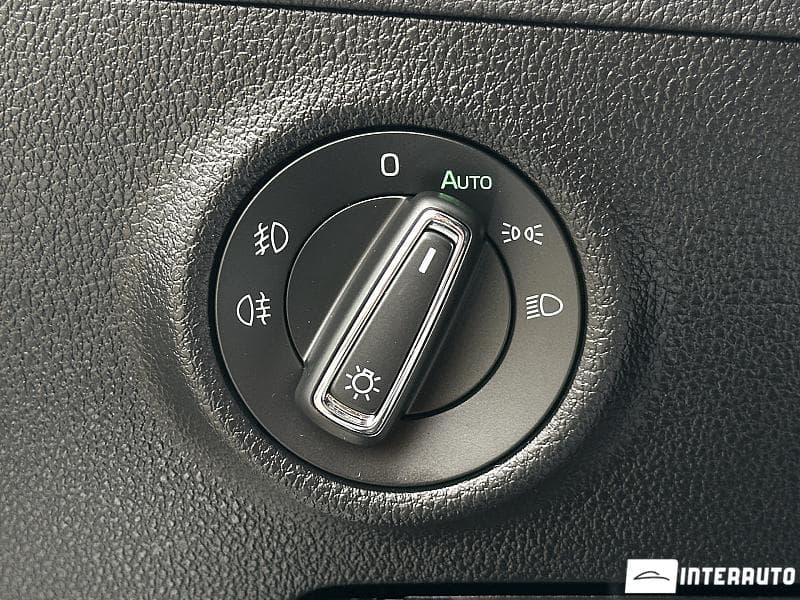 2020 Skoda Superb — Miniatură 16