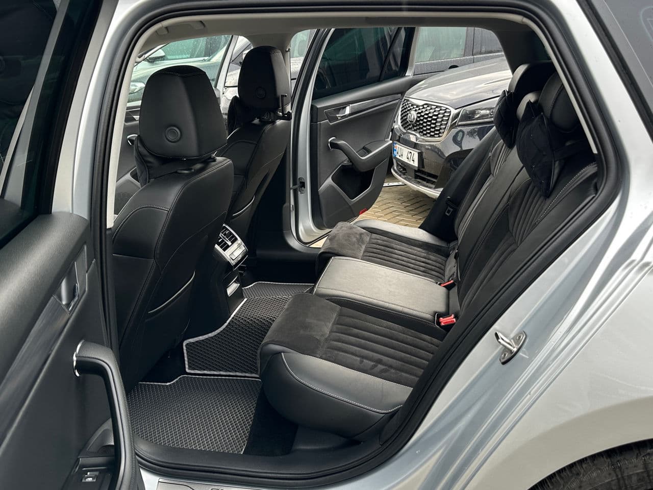 2020 Skoda Superb — Miniatură 13