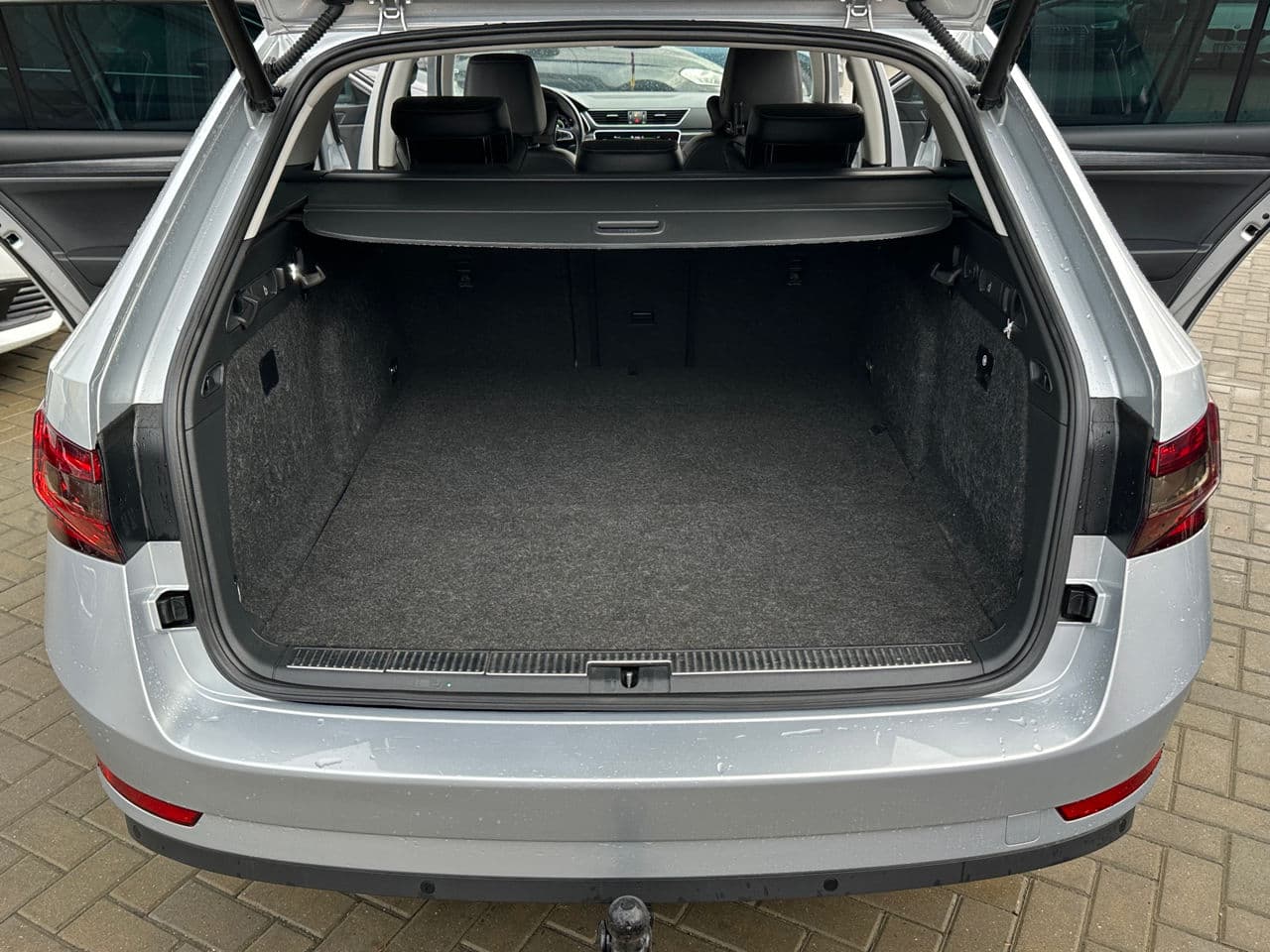 2020 Skoda Superb — Miniatură 23