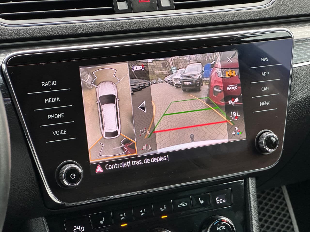 2020 Skoda Superb — Miniatură 10