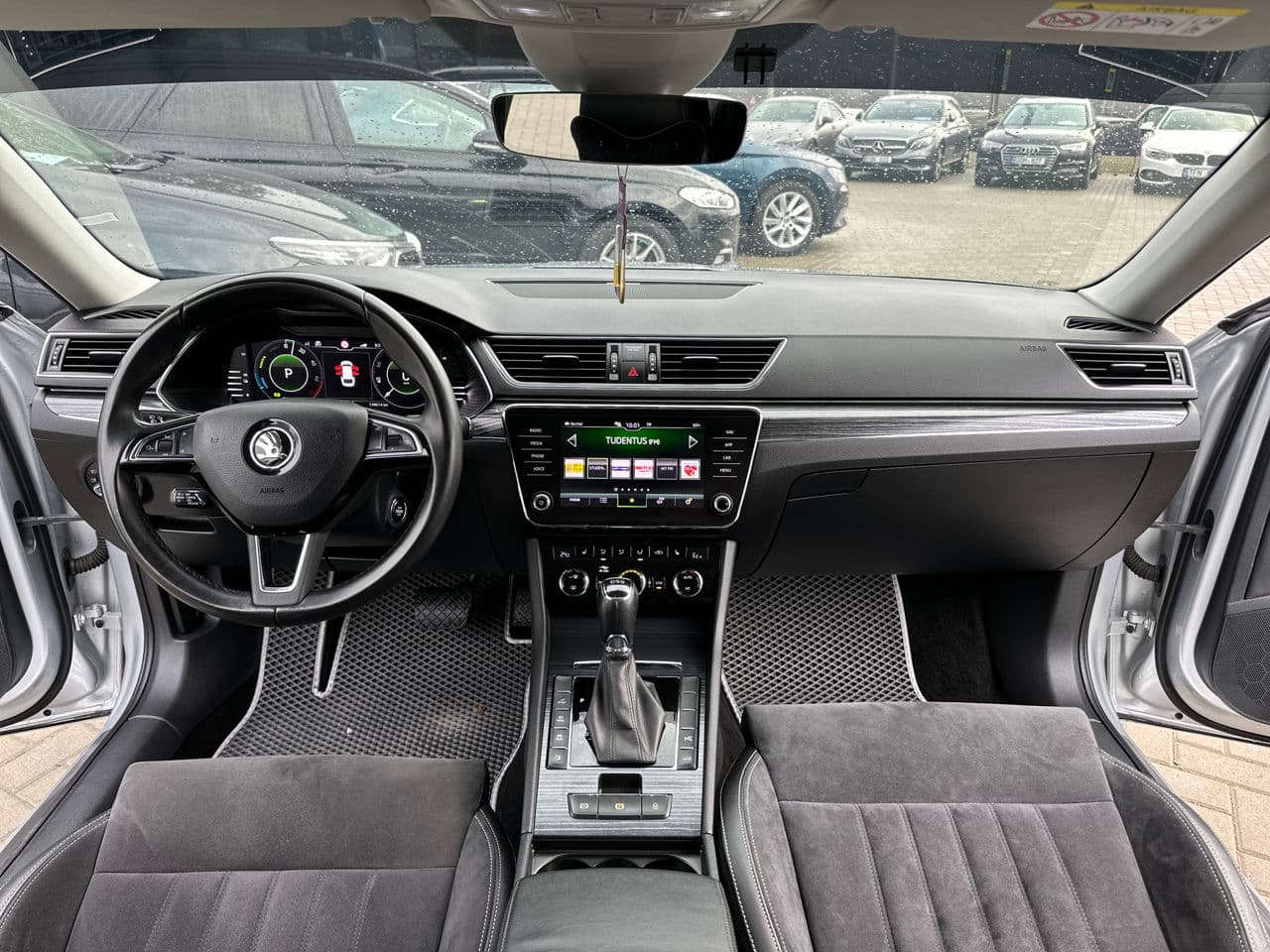 2020 Skoda Superb — Miniatură 6