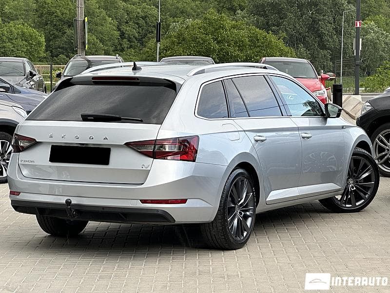2020 Skoda Superb — Miniatură 3