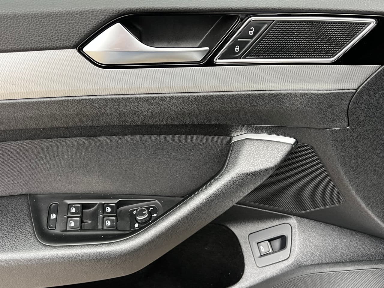 Volkswagen Passat 2018 — Миниатюра 14
