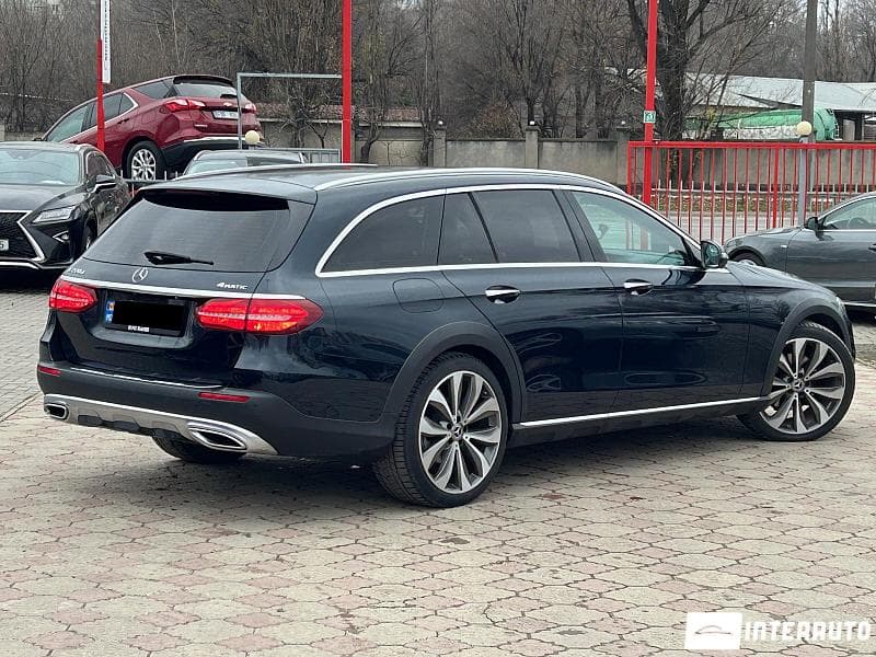 Mercedes E 220 2018 — Миниатюра 3