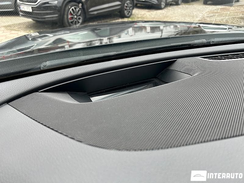 Mercedes E 220 2018 — Миниатюра 7
