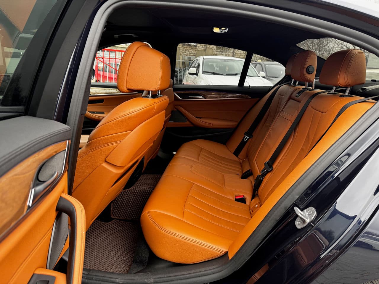 2019 BMW 530e — Miniatură 21