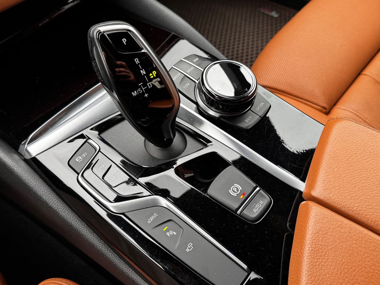2019 BMW 530e — Miniatură 12