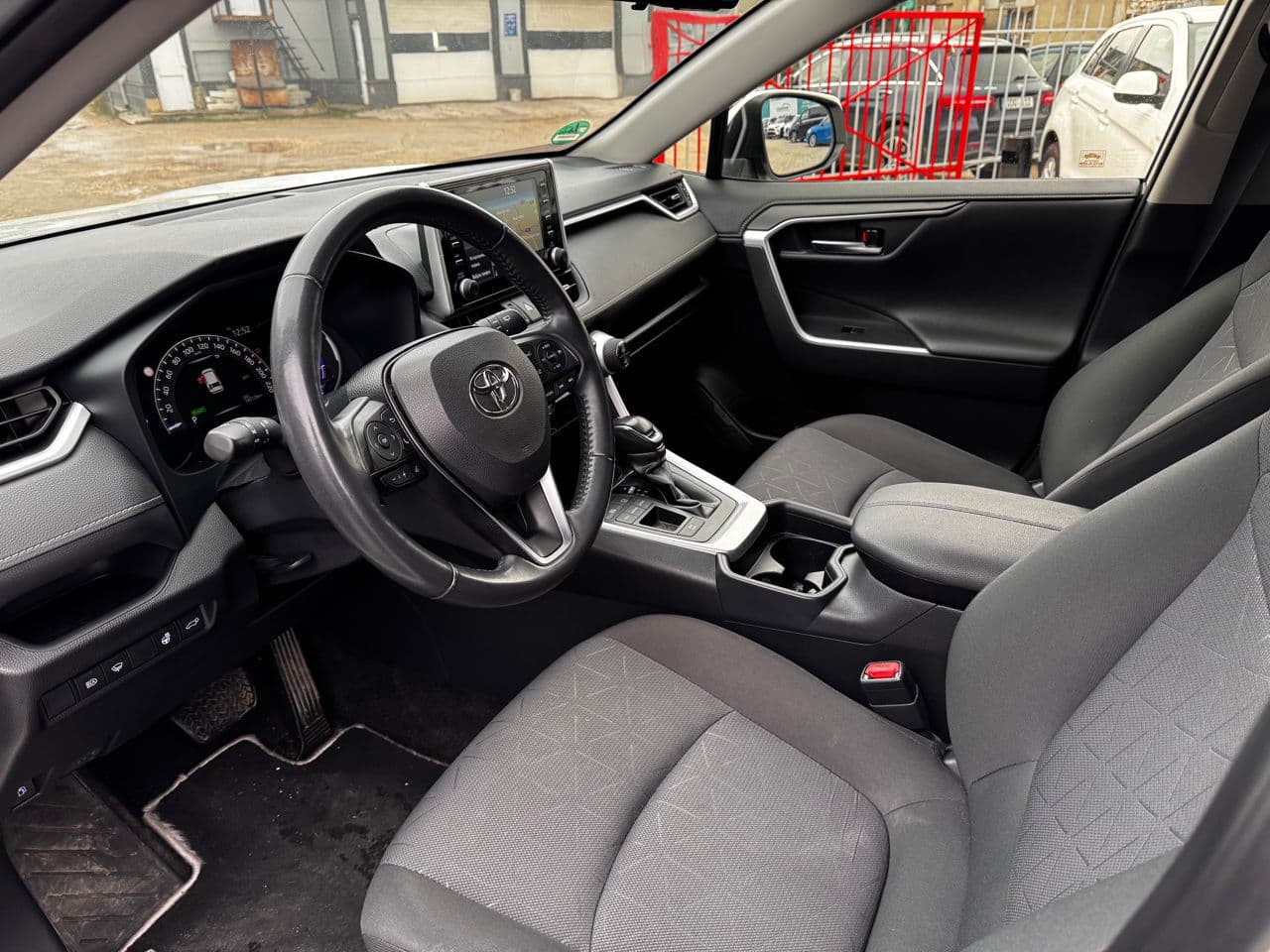 Toyota Rav-4 2020 — Миниатюра 5