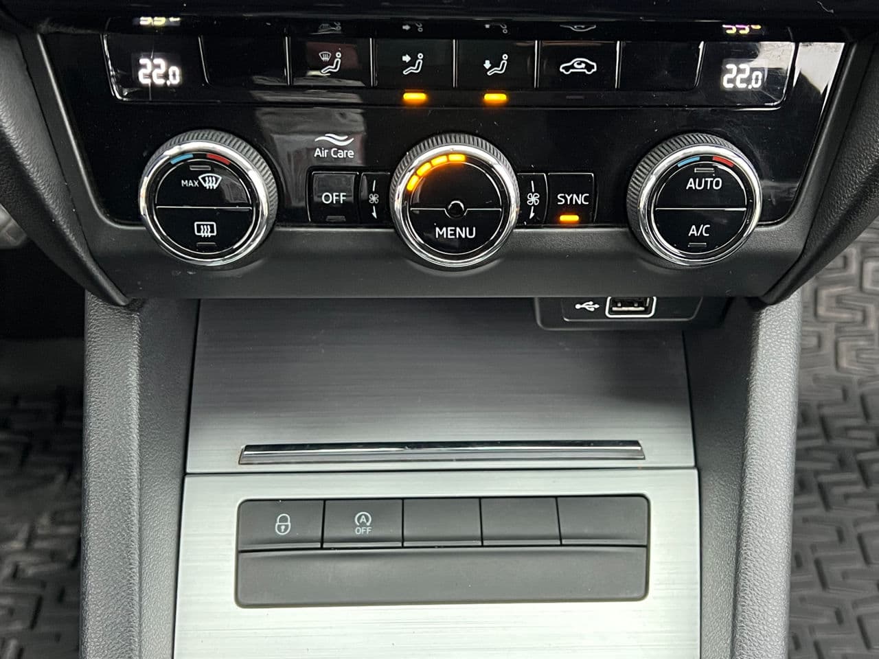 2018 Skoda Octavia — Miniatură 11